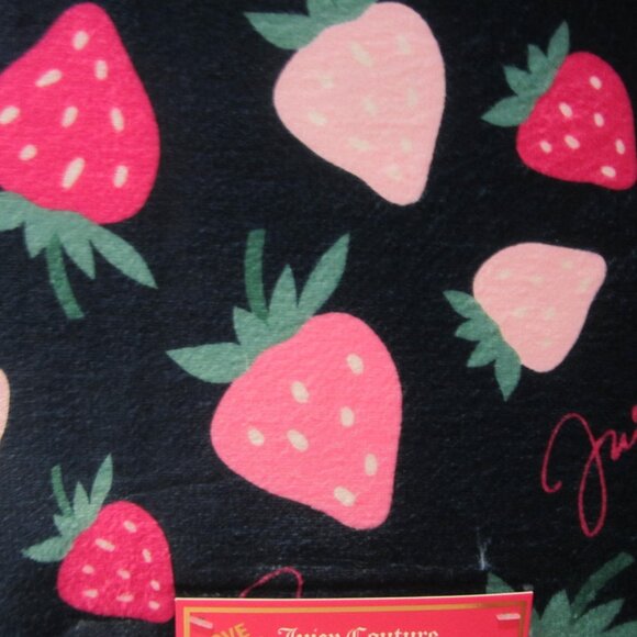 Juicy Couture Strawberry Memory Foam Bath Rug Home - Picture 4 of 4